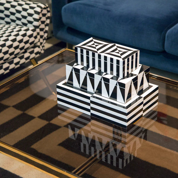 LARGE OP ART LACQUER BOX BLACK/WHITE